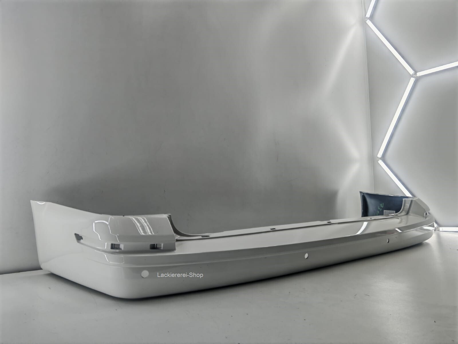 STOßSTANGE HINTEN LACKIERT IN LB9A Candyweiss für VW T6 Multivan/Caravelle 2015- – Bild 3