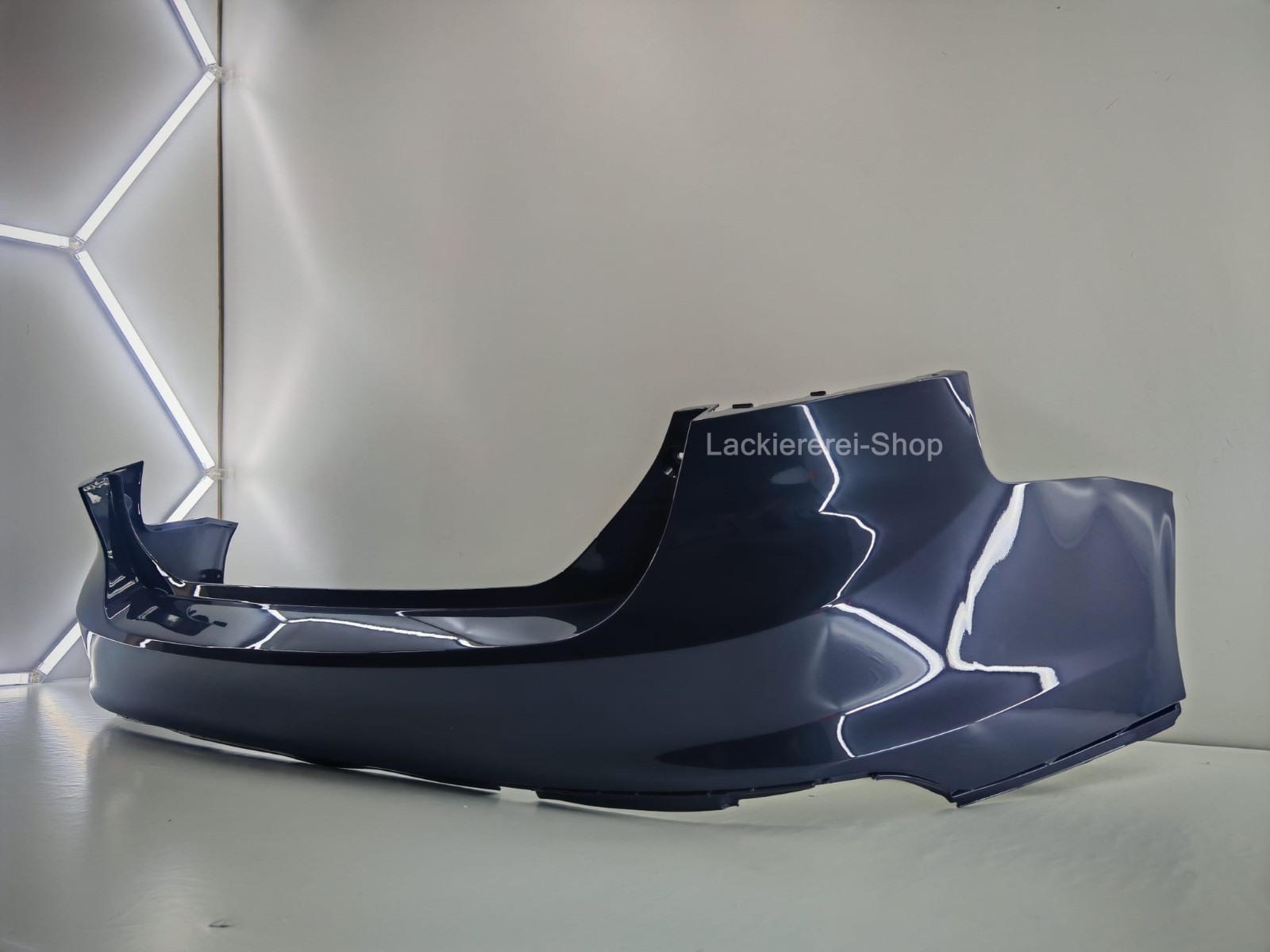 STOßSTANGE HINTEN LACKIERT IN WUNSCHFARBE NEU für Ford Focus Stufenheck 2011-2014 – Bild 2