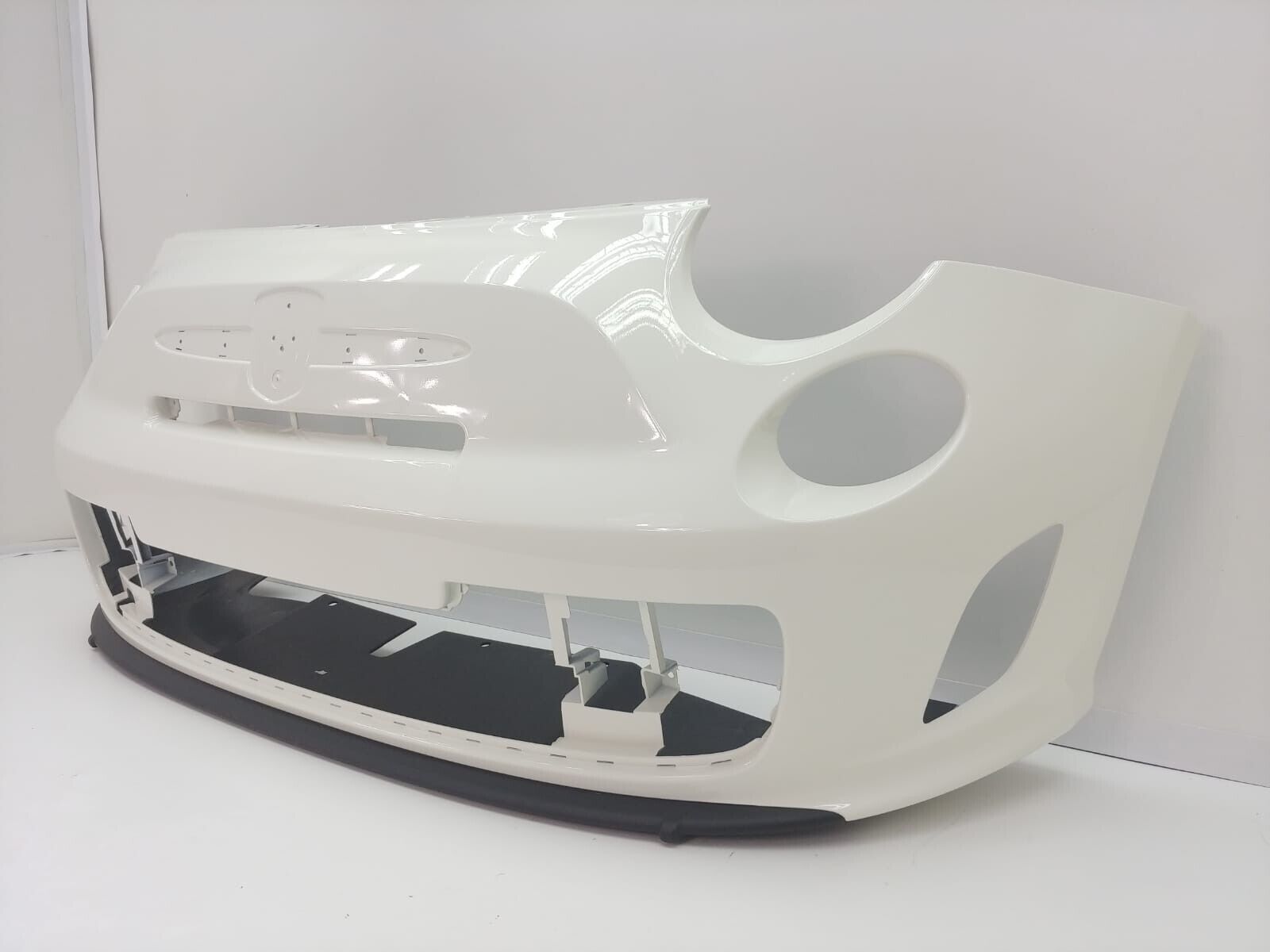 STOßSTANGE VORNE LACKIERT IN WUNSCHFARBE NEU ORIGINALTEIL Fiat Abarth 595 – Bild 3