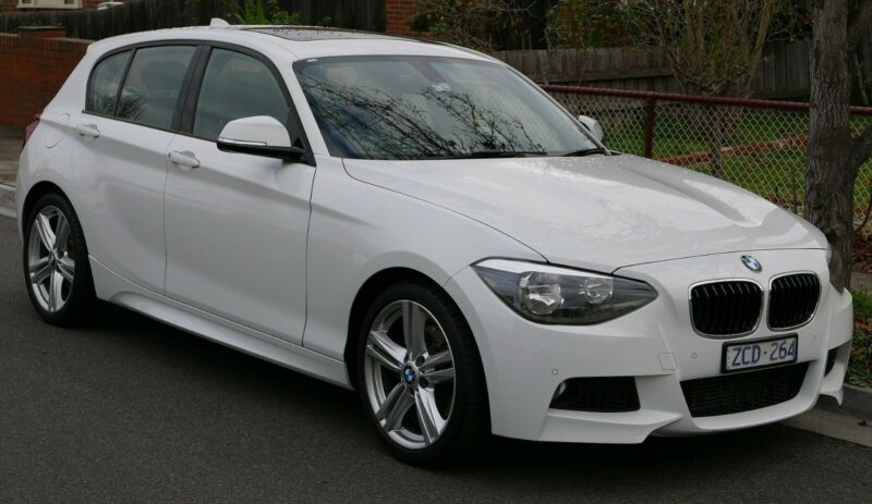 KOTFLÜGEL VORN RECHTS LACKIERT IN 475 BLACK SAPPHIRE für BMW 1er F20/F21/F23/F24 – Bild 3