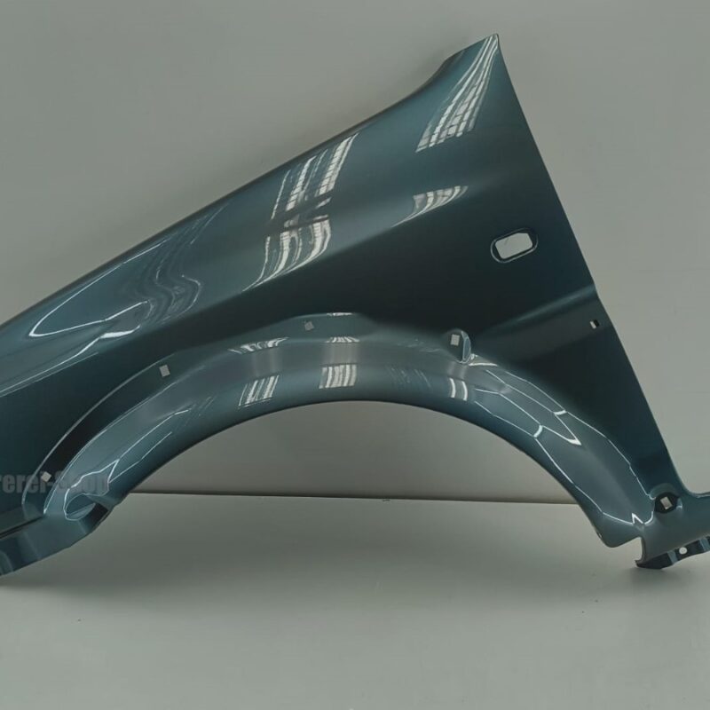 KOTFLÜGEL VORNE LINKS LACKIERT IN ZY4 für Suzuki Jimny 1998-2012 Lagerware